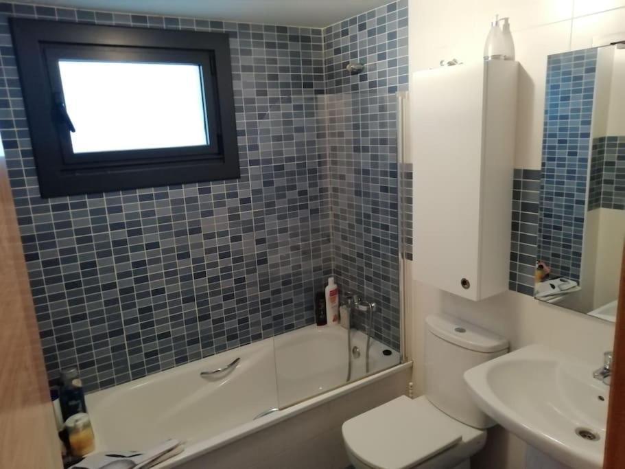 Habitacion En Piso Compartido Cerca De Playa De Samil วิโก ภายนอก รูปภาพ